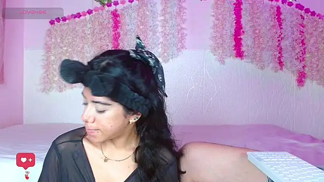 Zoe Axel1 online show from 04-04-26, 07:33