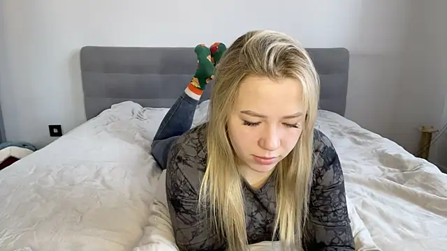 alyrasun online show from 04-18-26, 07:12