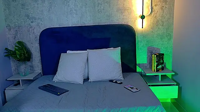 MiiaCullens online show from 04-04-26, 12:13