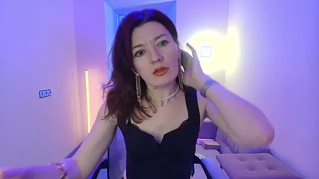 Snapshot of Bonnie_Naughtyy chatting on 04-25-26, 04:37 Bonnie Naughtyy online show from 04-25-26, 04:37