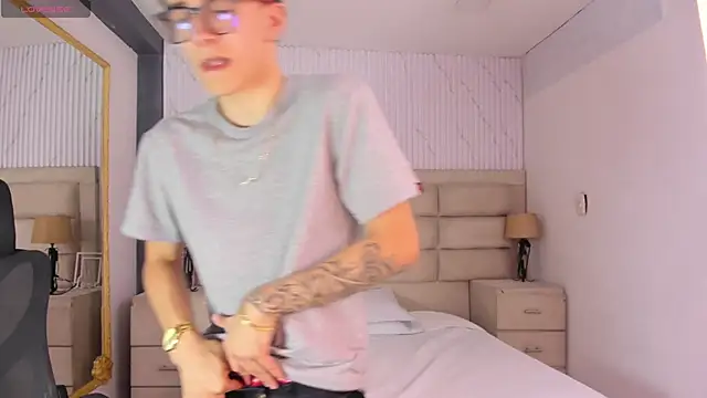 TylerCross  online show from 04-19-26, 08:11