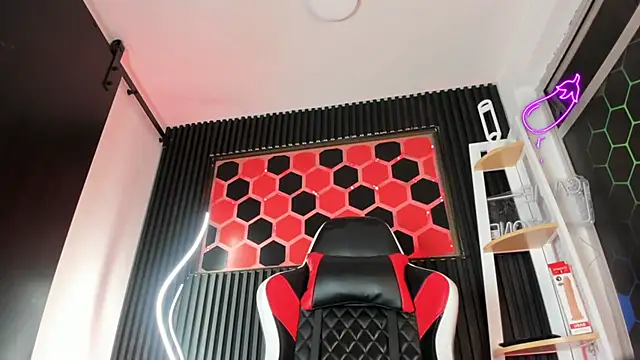 Cristopher Wild online show from 05-11-26, 08:20