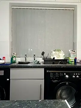 Snapshot of Alicia-Sissy-Smallz chatting on 11-16-25, 11:10 Alicia-Sissy-Smallz online show from 11-16-25, 11:10