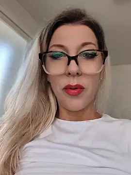 ManuelaX online show from 03-23-26, 09:57