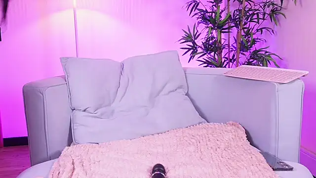 Zooe8 online show from 04-04-26, 01:19