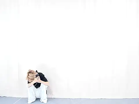 Vae-002 online show from 04-18-26, 10:52