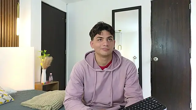 MrAdonis  online show from 04-08-26, 06:52