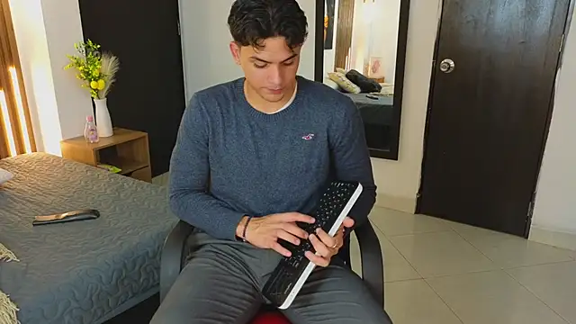 MrAdonis  online show from 04-15-26, 07:43