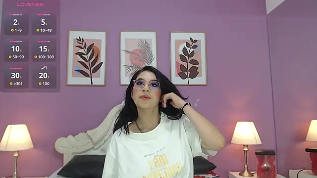 Snapshot of YayaQueen chatting on 04-29-26, 12:53 YayaQueen online show from 04-29-26, 12:53