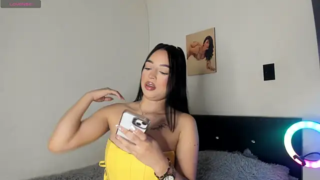 Snapshot of AnthonellaSweet_ chatting on 04-28-26, 03:33 AnthonellaSweet online show from 04-28-26, 03:33