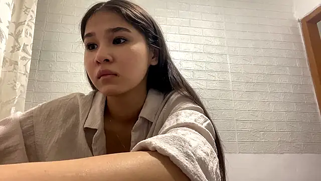 CatherineForbes online show from 04-27-26, 01:42