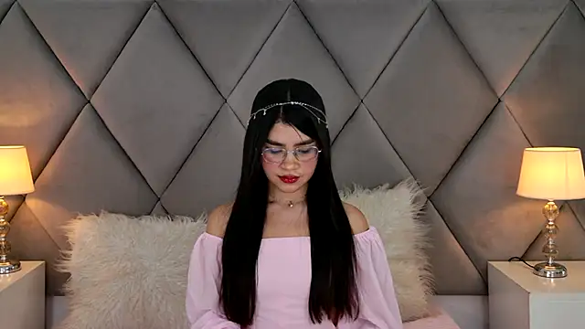 OliviaDiaz online show from 06-07-26, 08:12