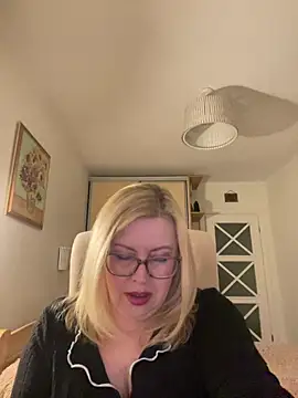 JanieLight53 online show from 04-10-26, 07:51