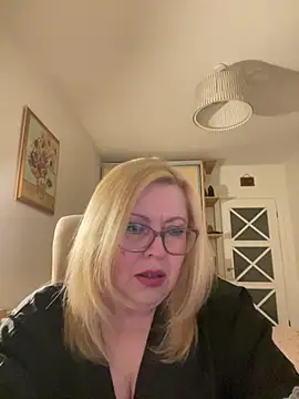 JanieLight53 online show from 04-29-26, 06:03