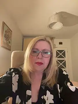 JanieLight53 online show from 05-02-26, 07:52