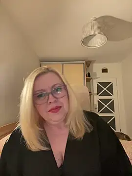 JanieLight53 online show from 06-12-26, 08:52