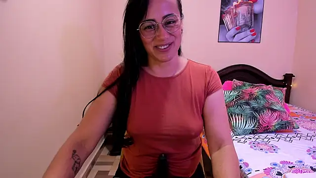 sara florez12 online show from 05-11-26, 04:04
