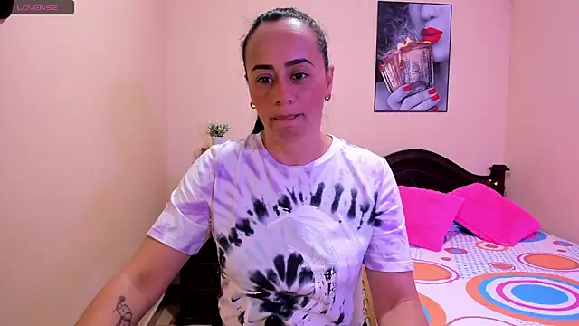 sara florez12 online show from 05-14-26, 10:44