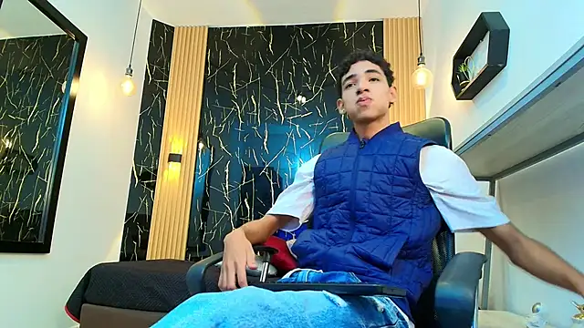 ValeriHot 1 online show from 04-15-26, 03:02