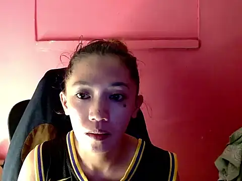 Snapshot of mia_slut0810 chatting on 03-07-26, 06:32 mia slut0810 online show from 03-07-26, 06:32