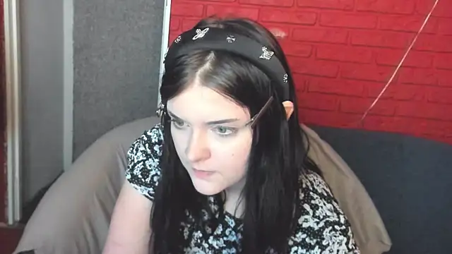 EsterTwilight online show from 04-11-26, 03:49