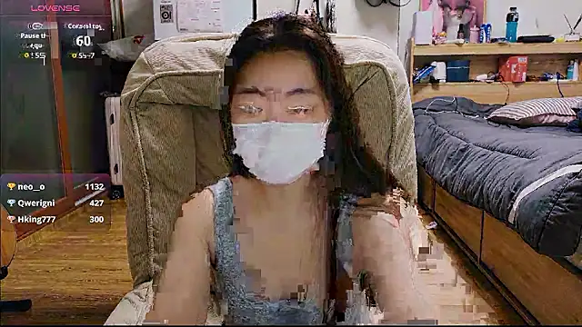 Snapshot of Berry_Chuu chatting on 07-16-26, 10:43 Berry Chuu online show from 07-16-26, 10:43