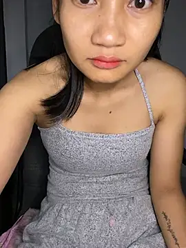 -Lilyn- online show from 04-23-26, 04:09