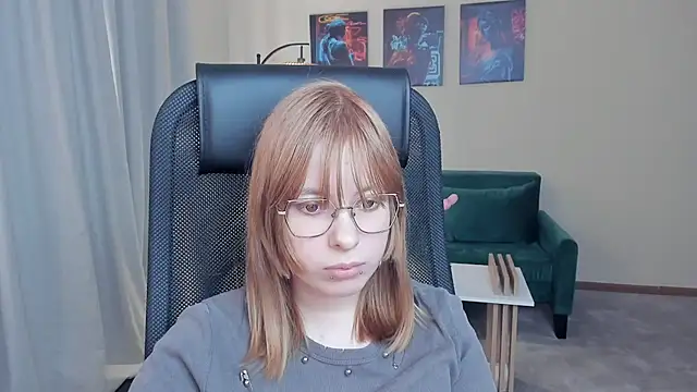 NiaHodge online show from 03-11-26, 12:22