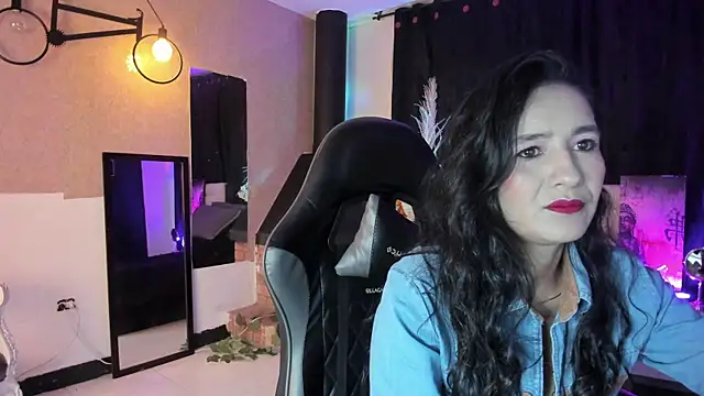 Snapshot of Vicky_Angeel chatting on 05-21-26, 02:51 Vicky Angeel online show from 05-21-26, 02:51