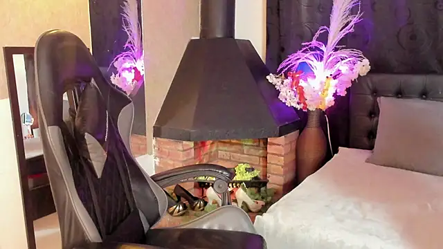 Snapshot of Vicky_Angeel chatting on 05-31-26, 12:56 Vicky Angeel online show from 05-31-26, 12:56
