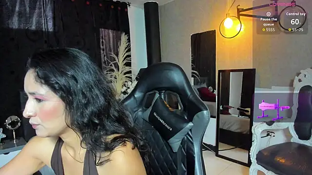 Snapshot of Vicky_Angeel chatting on 07-19-26, 02:43 Vicky Angeel online show from 07-19-26, 02:43