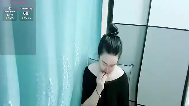 PINGGUO-33 online show from 03-11-26, 06:52