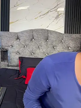 Bunny fire online show from 04-11-26, 07:07