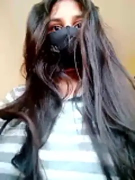 Divya3107 online show from 04-18-26, 02:48