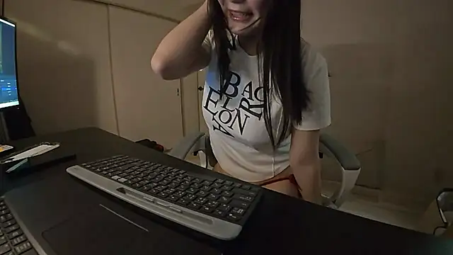 Snapshot of sakurako_12 chatting on 05-09-26, 06:57 sakurako 12 online show from 05-09-26, 06:57
