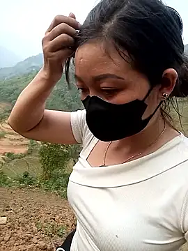 Bling-pusy online show from 04-17-26, 09:45