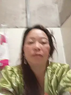 Snapshot of Yellow-pink chatting on 07-27-26, 11:01 Yellow-pink online show from 07-27-26, 11:01