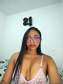 Victoria Gonzalez online show from 04-12-26, 10:48