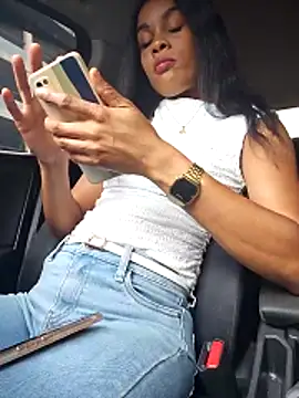 PrettyLeeLee online show from 03-25-26, 07:42