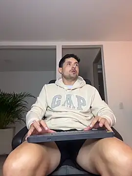 TroyeSavage online show from 04-02-26, 10:46