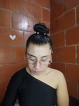 Snapshot of Amanda_x1 chatting on 06-18-26, 07:29 Amanda x1 online show from 06-18-26, 07:29