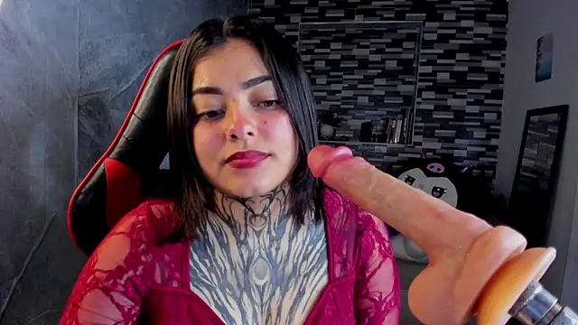 Snapshot of Sophiia_cherry chatting on 05-16-26, 08:07 Sophiia cherry online show from 05-16-26, 08:07