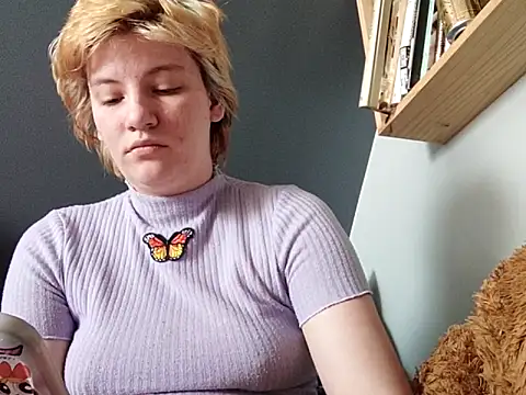 thatcutesubgirlwlw online show from 04-19-26, 02:16