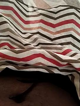 Snapshot of Splashyblackboard2 chatting on 03-09-26, 04:27 Splashyblackboard2 online show from 03-09-26, 04:27