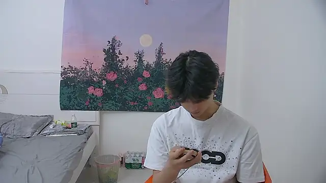 icecream-002 online show from 04-29-26, 05:30