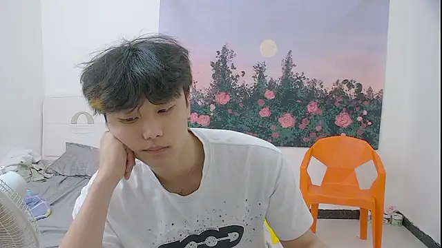 icecream-002 online show from 05-13-26, 01:36