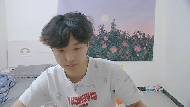 icecream-002 online show from 05-21-26, 12:12