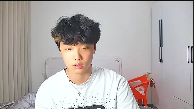 icecream-002 online show from 05-26-26, 02:35