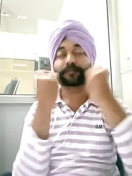 Snapshot of Parm_randhawa chatting on 04-24-26, 03:58 Parm randhawa online show from 04-24-26, 03:58