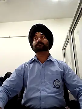 Snapshot of Parm_randhawa chatting on 04-27-26, 09:18 Parm randhawa online show from 04-27-26, 09:18